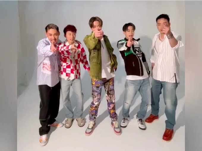 5人組若手youtuber コムドット Vivi 初登場で仲良しカット 理想のデートも明かす Comyoutuber2 写真 記事詳細はこちら T Co 5gs26dgkgp 5人組若手youtuber コムドット Vivi 初登場で仲良しカット 理想のデートも明かす Comyoutuber2 写真 記事詳細はこちら T Co 5gs26dgkgp