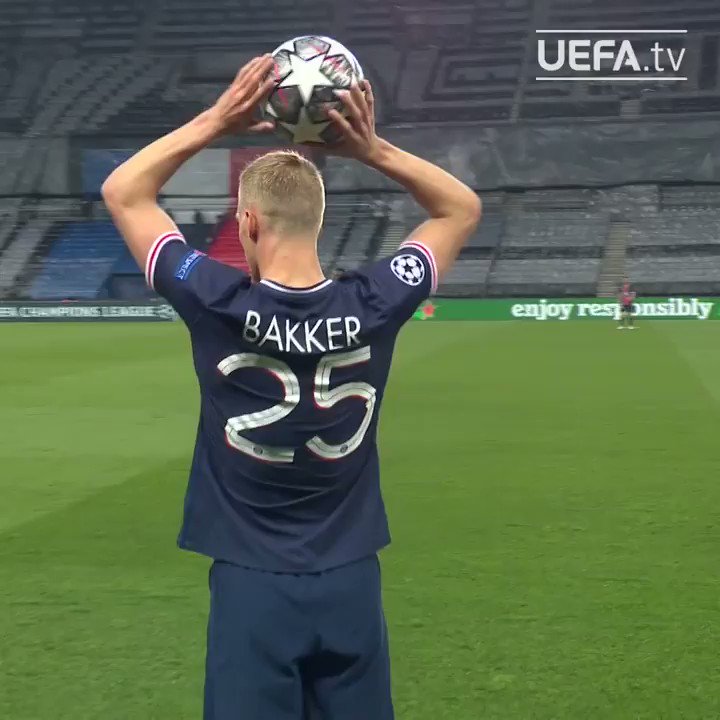 π§π·β¨ No pass is too difficult for Neymar!
#UCL https://t.co/ZcgZKUxdO1