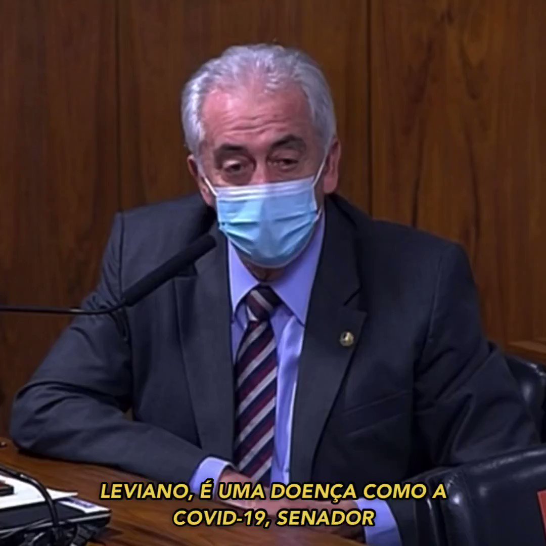 Após ver vários colegas defendendo medicamentos sem eficácia para tratar a Covid-19, o senador - e médico - Otto Alencar explicou que tomar hidroxicloroquina e água para tratar a doença dá no mesmo: “Água é melhor porque não dá efeito colateral”.
🎥: @SamPancher https://t.co/uixtueLmhU
