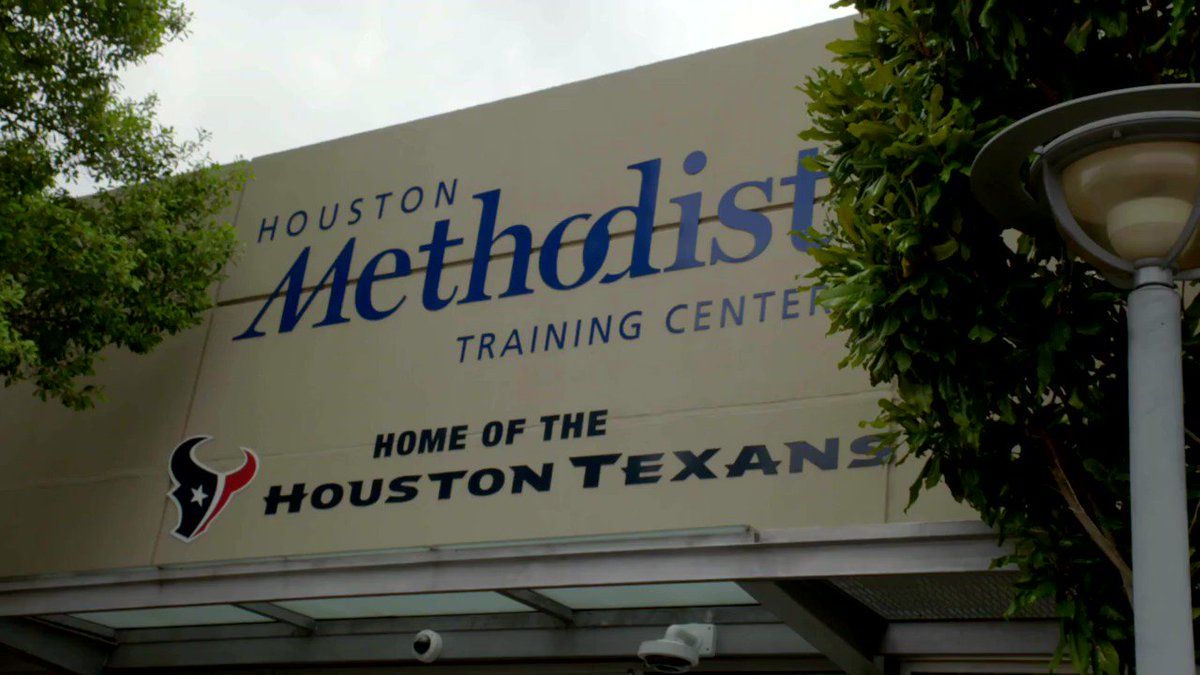 We teamed up with the @HoustonTexans to surprise six exceptional student athletes with $60,000 in scholarships! Check out how we celebrated these Houston-area high school seniors who have excelled on the field, in the classroom and in their community. #ReliantGives #TexansCare https://t.co/sFfwGOP2Jm