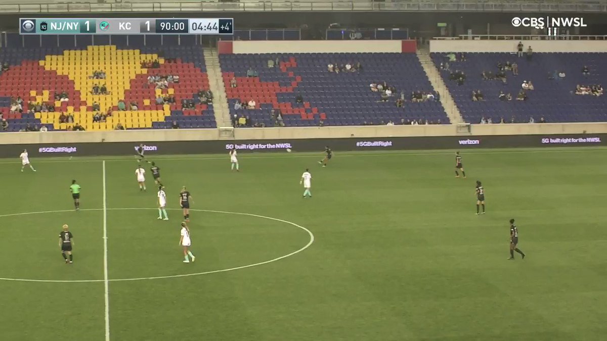 ARE YOU KIDDING ME @nbarnhart 🤯

#NJNYvKC |  | #NWSL21