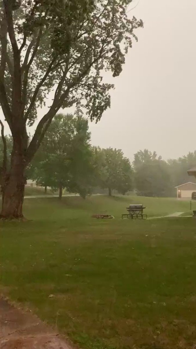 Weather/Thunderstorms moving through Watertown, MN today! 
How's the weather where you live?
Let us know in the comments! 

Permission: @RogueChewbacca
@Weatherbug #MNwx #Minnesota https://t.co/7xuiaZ4Q1C