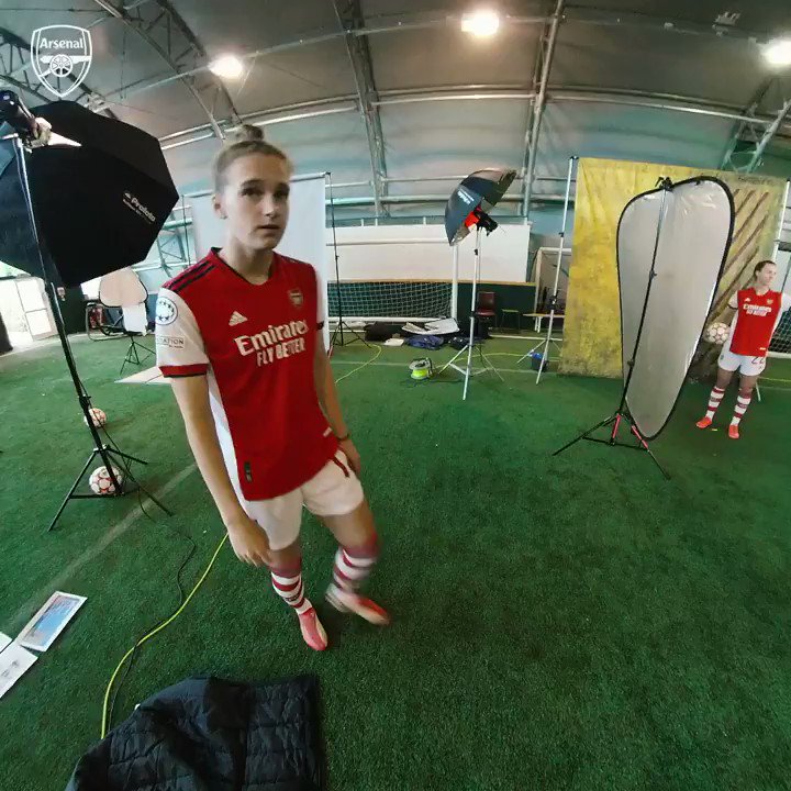 🤣 360 camera vlog! Behind the scenes at Arsenal Women's 2021/22