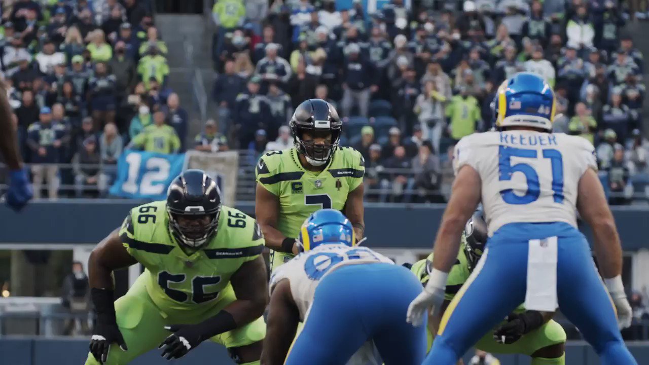 Happy birthday Russell Wilson. My favorite Seahawks QB of all time. Lets get this W tonight!!! 