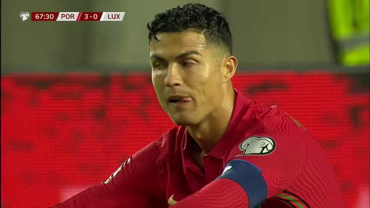 Ronaldo almost scored this 😱