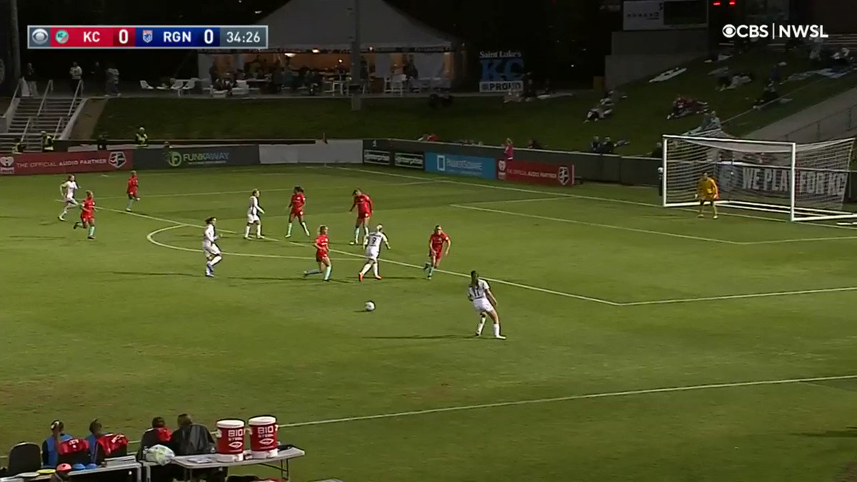 Couldn't end the season without Own Goal making an appearance. 1-0 to OL Reign (📽️ @NWSL)