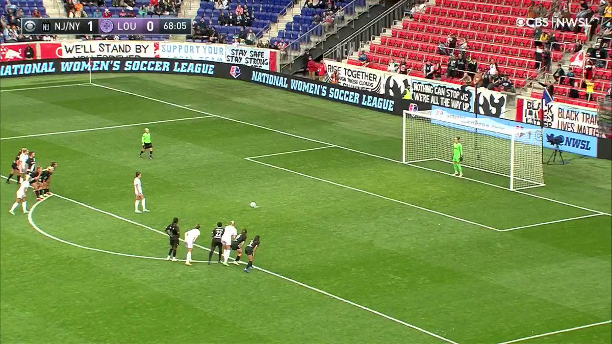 .@cecekizer from the spot 🎯

#NJNYvLOU |  | #NWSL21