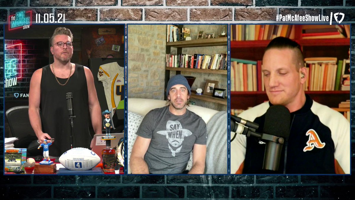 Aaron Rodgers Blasts “Cancel Culture” & “Woke Mob” After Revealing He’s Unvaxxed and Consulted Joe Rogan About Covid Treatments Y0v2VzfLrr9hUmpm