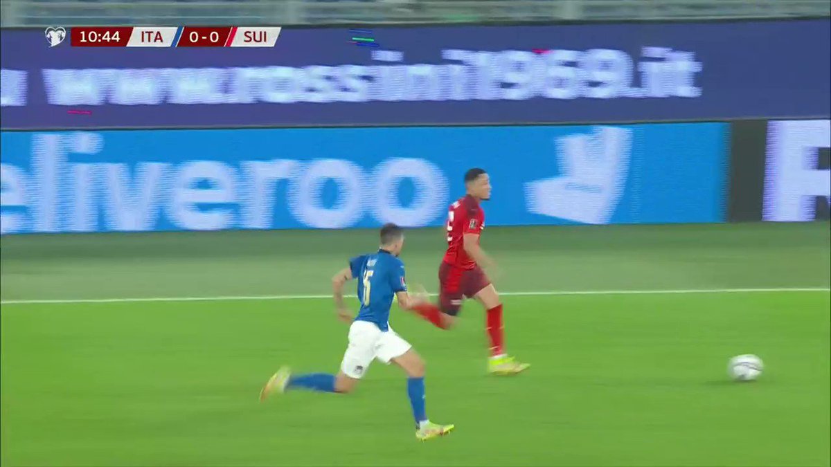 ¡Gooooooooool de Suiza! 😱🔥

Golazo espectacular de Widmer para sorprender a todos en Roma. ¡Suiza está tomando el liderato de grupo! 💪

🇮🇹 0-1 🇨🇭

#CaminoACatar | #Italia | #Suiza

🔴 ¡En vivo!
📺 TUDN
📲👉