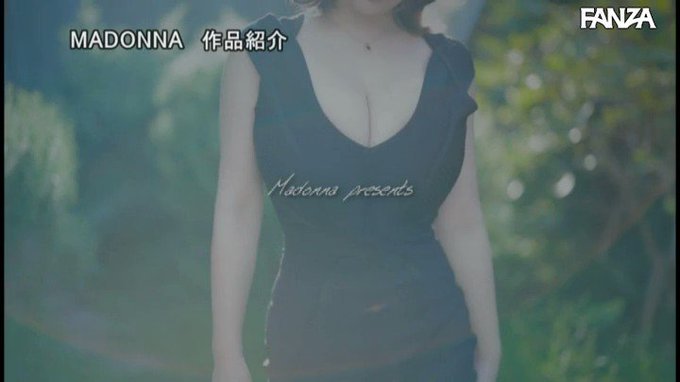 神が与えし伝説級の巨乳はブラをはずしても綺麗な形を維持し、揉めば柔軟に形を変え、突いている最中はぷるんぷるんと魅惑的に揺れる😍

しかもウエストは適度に細く下はパイパンなんて”シコり過ぎ注意報”を発令です🔥

🔽三日間限定10円セール🔽
1月17日（月）10:00まで！！
https://t.co/CP8oplNd9i https://t.co/o7obcUl8Gi