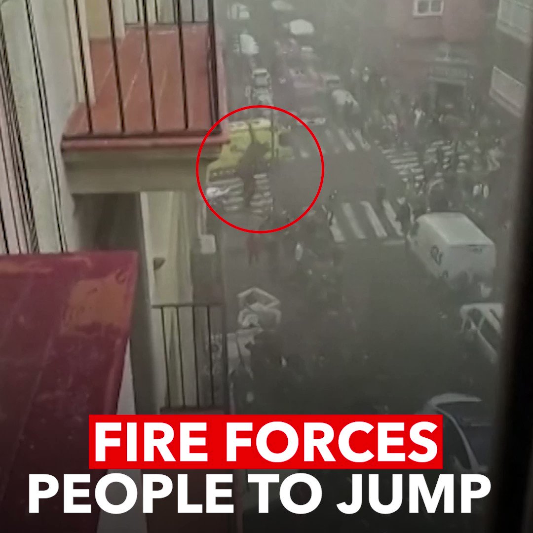 A fire broke out on Saturday at a hotel in #Barcelona, forcing some people to jump off to save their lives. The fire killed one person and injured eight others.

#fire #Spain #anews https://t.co/A5p7pGHhks