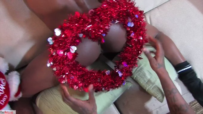 Happy Hot Raw Valentine's Day??
Assassin?Day Day?RAW LOVERS
Assassin gives Day Day @DAYDAY_BIGGHEAD a