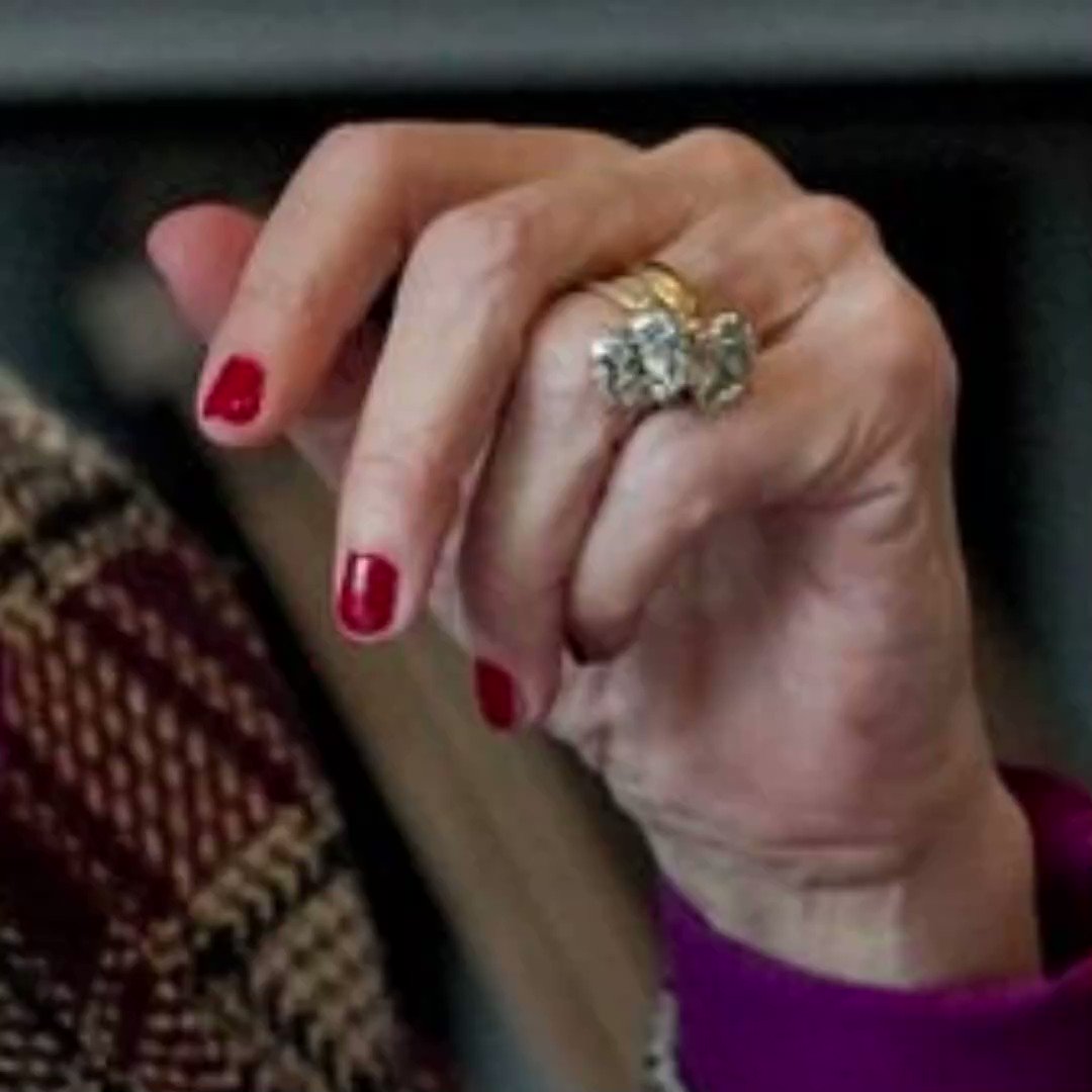 Queen margrethe shop engagement ring
