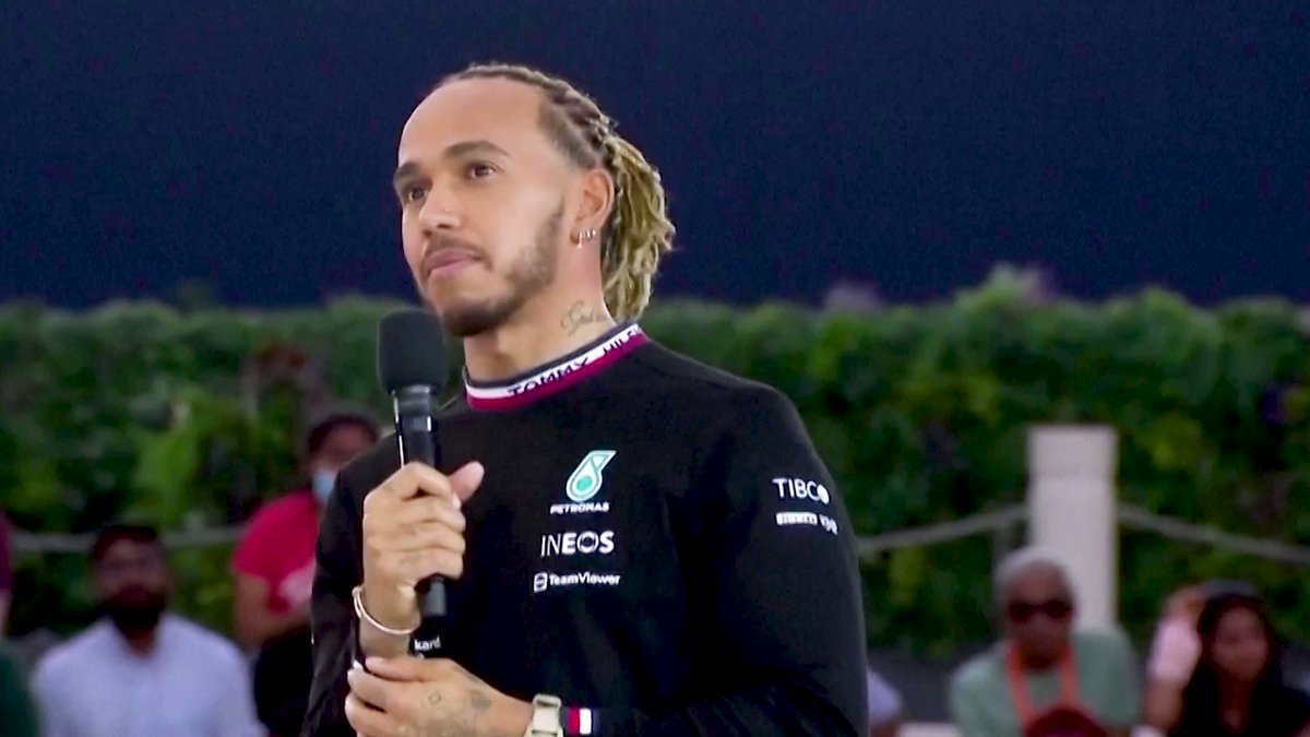 RT @Reuters: WATCH: Lewis Hamilton plans to add his mother's surname Larbalestier to his https://t.co/v59N15dHBd https://t.co/Y730NkeL3C