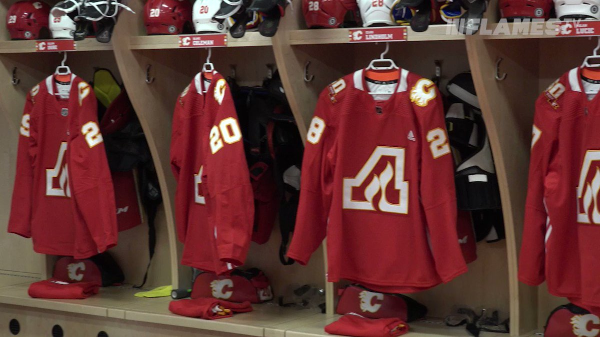 The Atlanta Flames throwback warmups Calgary wore last night were