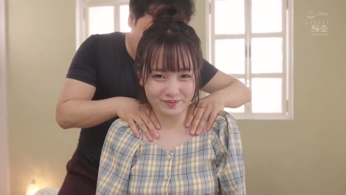 大型新人！？デビューな件

デビュー作からオイルでのヌルヌルえっちになります。
アイドルグループにいても遜色ないかわゆいフェイスに
意外ともっちりとした体が最高すぎます！！
ぜひともぐちゃぐちゃにしてあげたいっすｗｗ https://t.co/SShpXwadDS