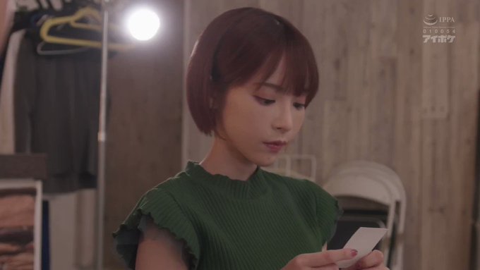 大嫌いな番組プロデューサーに騙されて催眠療法かけられた件

最近の疲れをとる為に番組のプロデューサーが用意した催眠療法を利用することに
しかし彼はお金で雇われ私に何でも言うことを聞く催眠をかけていたのでした

美人アナウンサーを彼氏と思わせ好き放題させちゃってますｗｗ https://t.co/UJm5P0sosp
