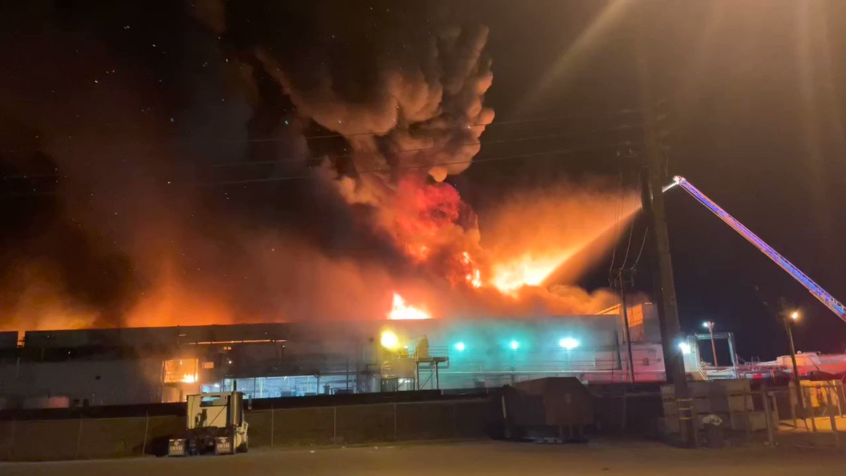 SEVERAL Very Large Food Processing & Distribution Plants Have Recently Exploded or Burned Down, Plane Crashes plus Arson Suspected 4dXt1CTiCXfpV8_m