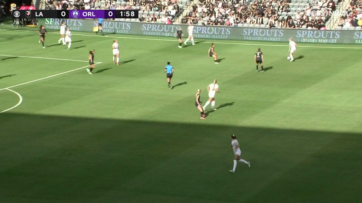 💪 Mother's Day magic for @sydneyleroux 💪

#LAvORL | #AllTheAction