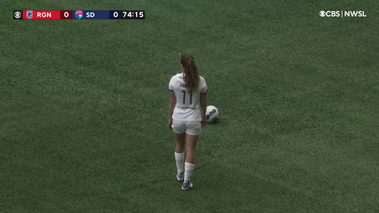 ❌➡️⭕Just like it was drawn up at practice! 
@RoseLavelle leads her squad in the 75th minute!

#BoldTogether | @OLReign”