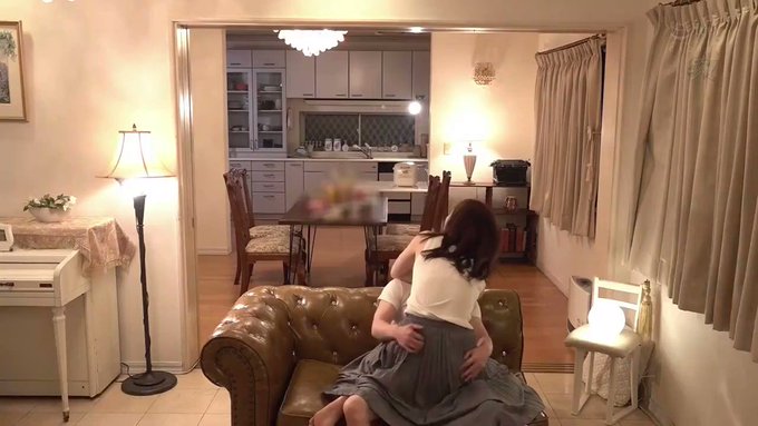 プロレスごっこと誤魔化したけどバレバレの中出しセックスでござる。 https://t.co/9F9793qGTP