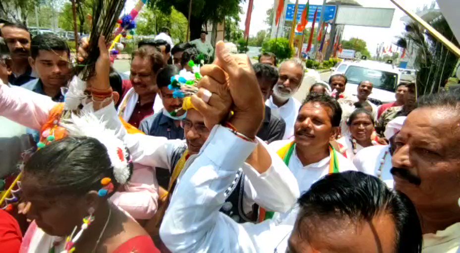 MP CM Shivraj Singh Chouhan DANCES to celebrate Draupadi Murmu's selection  as NDA's presidential candidate - watch | India News | Zee News