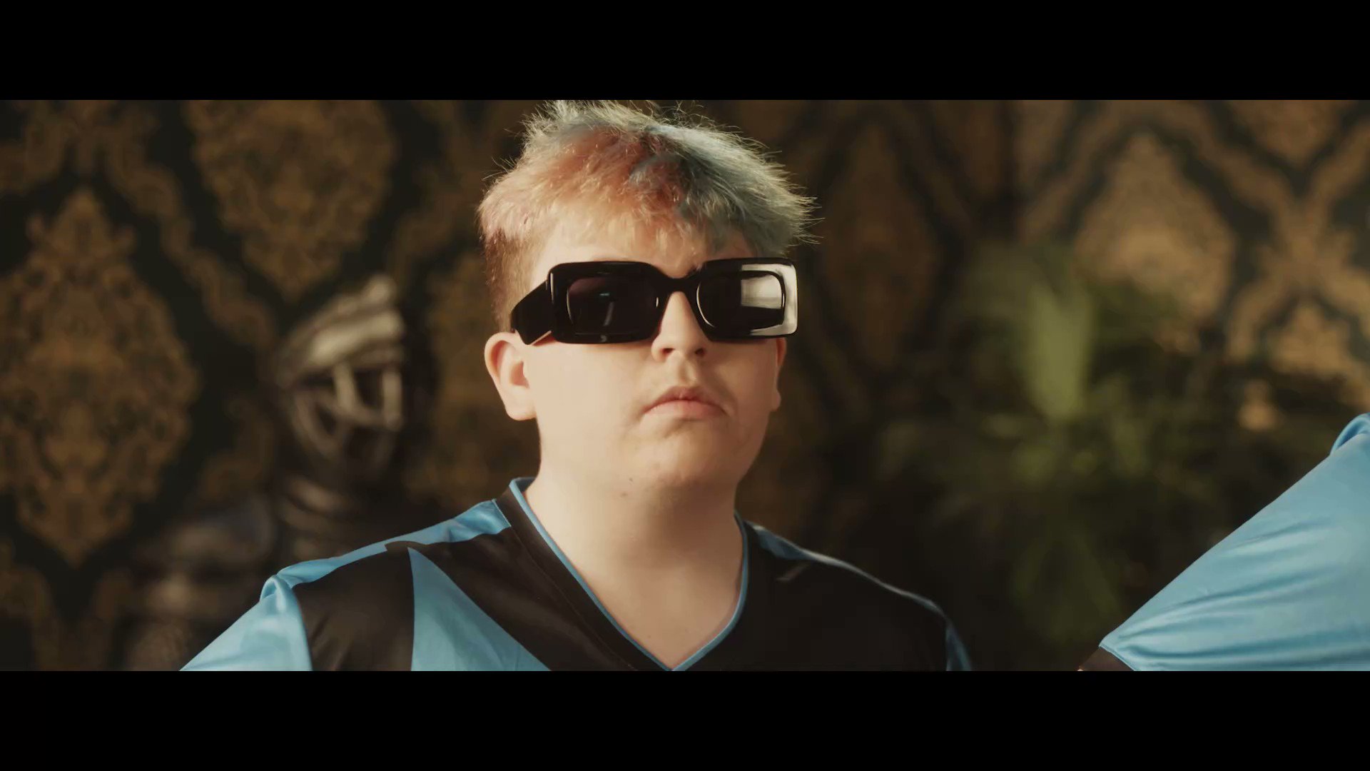 54sd6s5d43x2c1 on Twitter: "@iNeedANewNaem @RLEsports @MoistEsports  @PioneersGG moist won but joyo still a fat ugly 200lbs green hair indoors  sunglasses wearing ugly griddy dancing who thinks he's a top g but instead