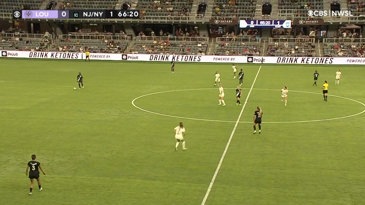 Striking life into Lynn Family Stadium, @Savannah_DeMelo evens this game up!

@RacingLouFC | #RacingLou”