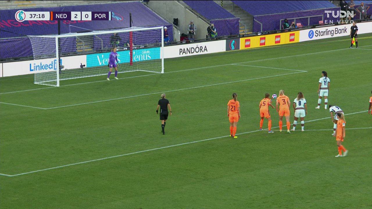 ¡Gooooooool de Portugal! ⚽️✨

Costa no falla desde los once pasos después de revisar la jugada en el VAR

🇳🇱 Países Bajos 2-1 Portugal🇵🇹

EN VIVO 🔴  #VeranoDeCampeonas”