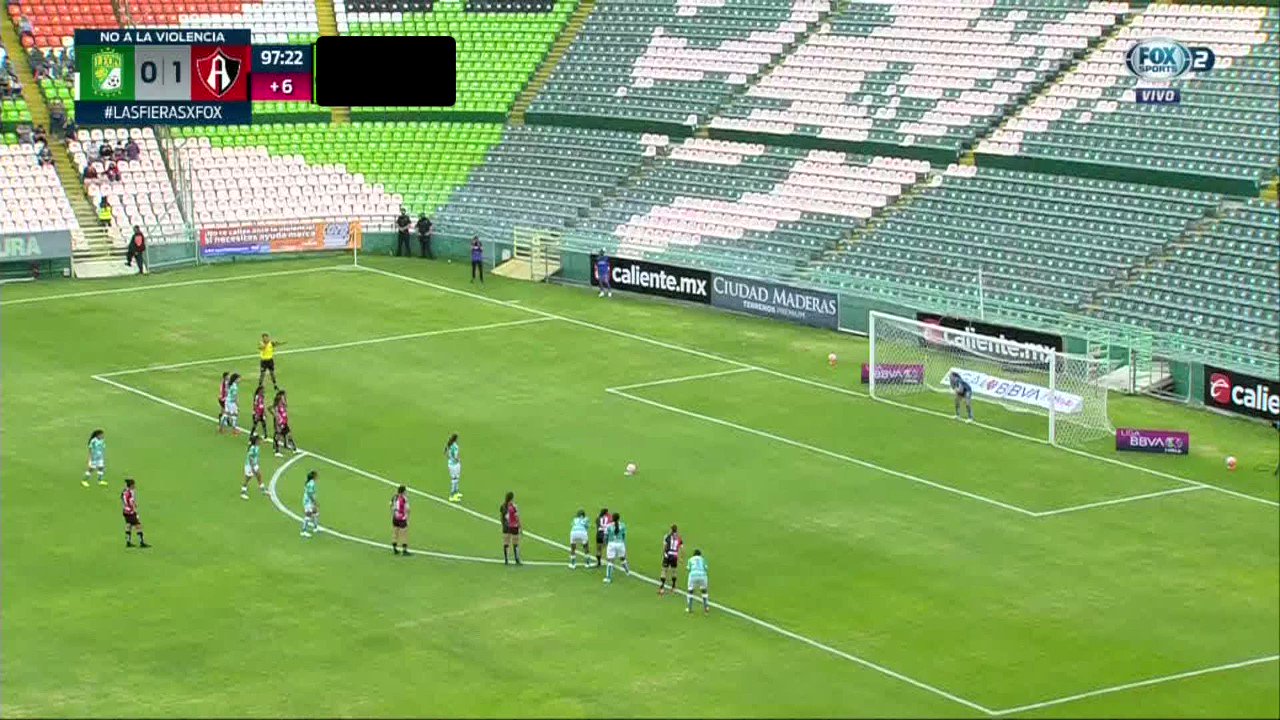 📹#NoTeLoPierdas 

¡¡¡G⚽⚽⚽L!!! 

Desde los once pasos, Daniela Calderón empató el encuentro en el Nou Camp, en lo último. 🥵

#VamosPorEllas👊🏼”