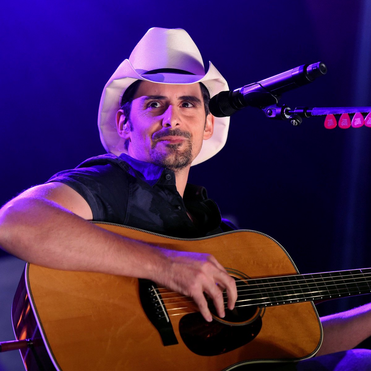 RT @Quicktake Country music star Brad Paisley is set to sell his song catalog, which includes hits like 
