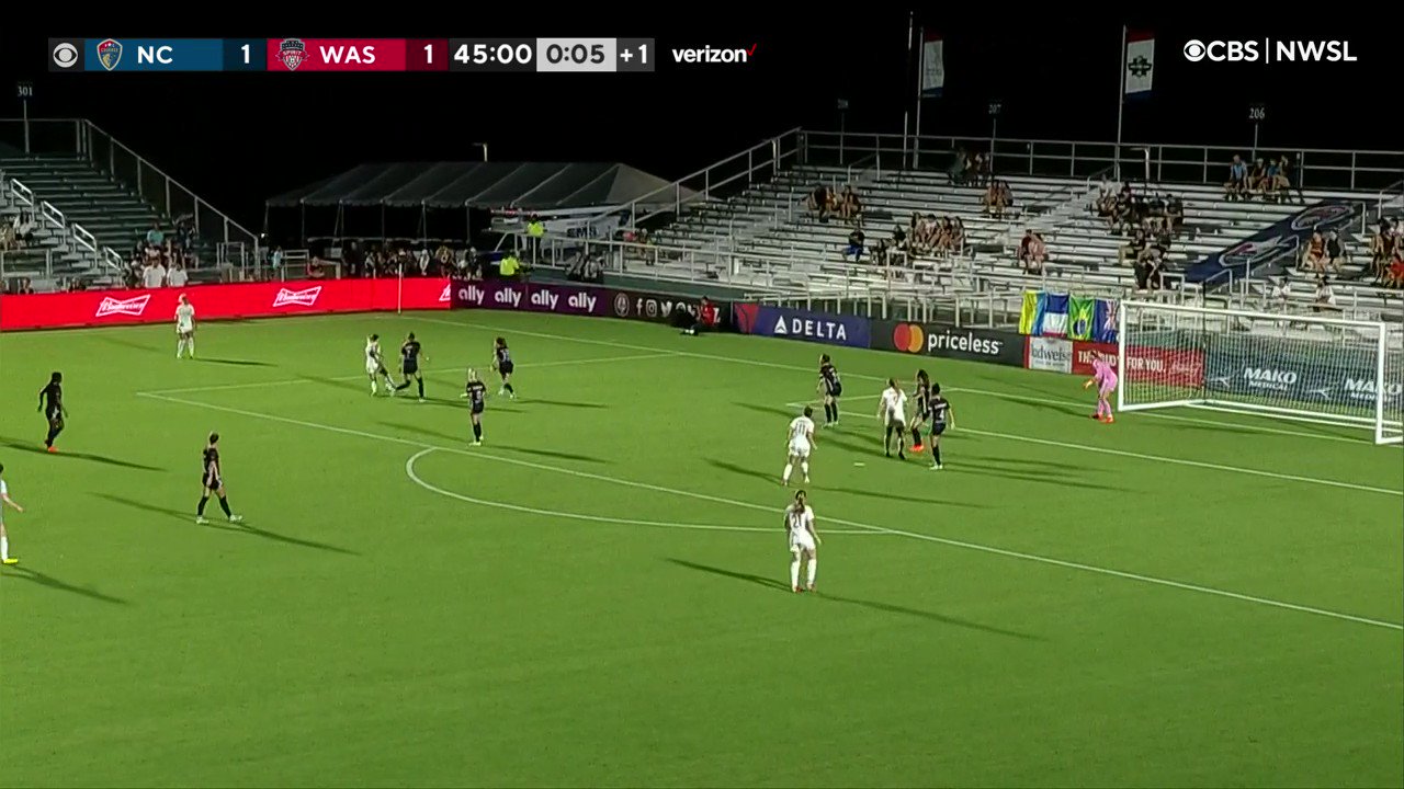 .@MckeownTara gives Washington the lead again just before halftime! 

@WashSpirit |  #OneSpirit”