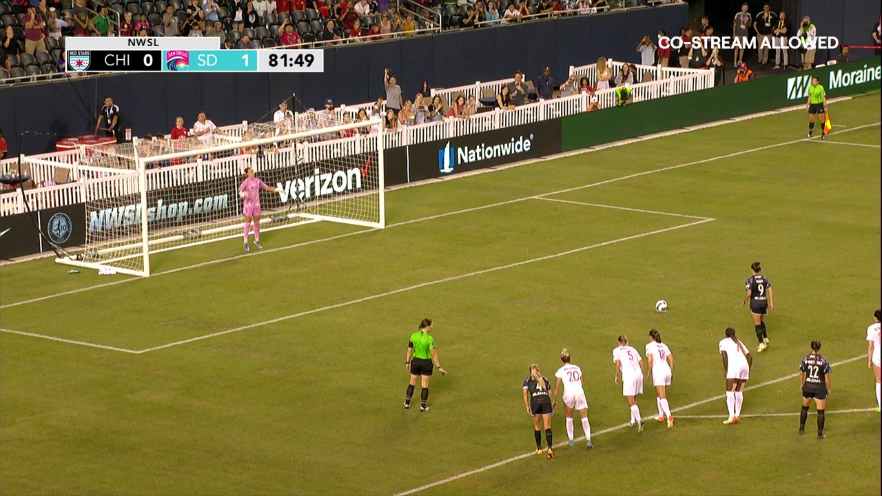 .@kailen_sheridan with the 𝐁𝐈𝐆 save to deny Pugh from the spot!

#CHIvSD | #WaveFC”