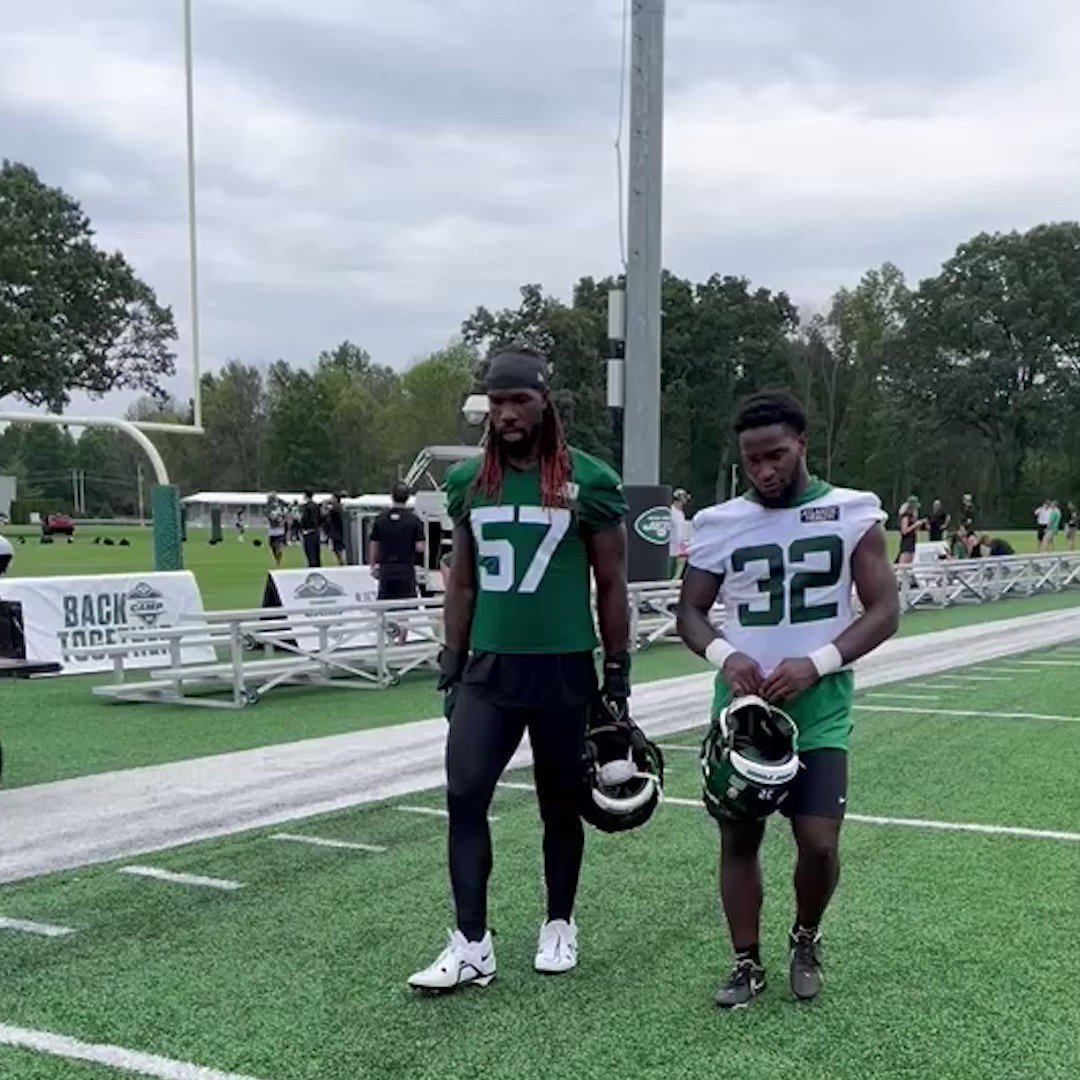 New York Jets on X: throwback helmets are on today and they're lookin' GOOD π₯ / X