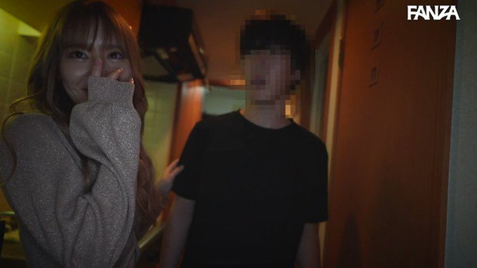 ヤリマンギャルが童貞くんの自宅に訪れ即尺ごっくん！

童貞くんの絶倫ペニスを堪能しキンタマの中身を吸い尽くす！w

 https://t.co/EzV4tLTUcC