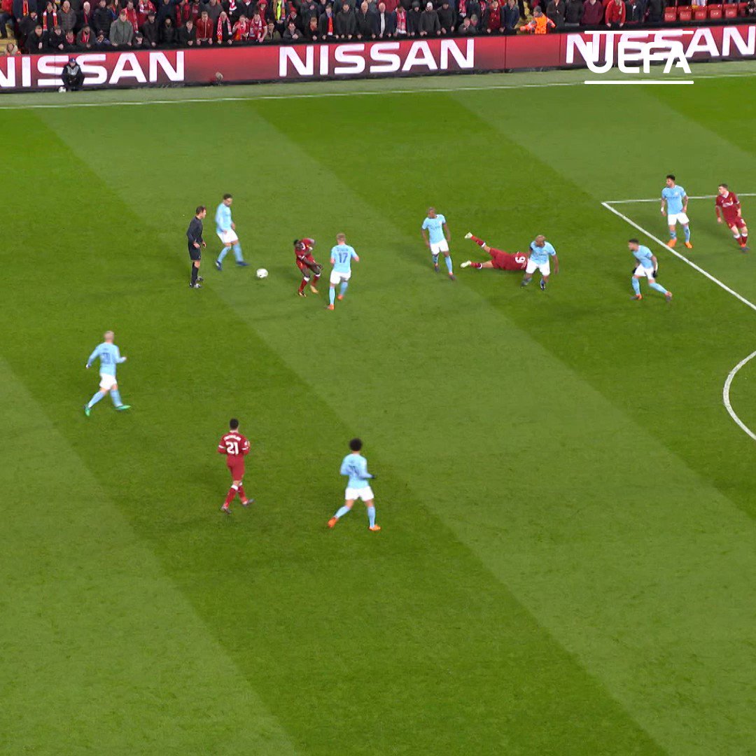 Happy birthday to Alex Oxlade-Chamberlain, a man who really knows how to tw*t a football.

