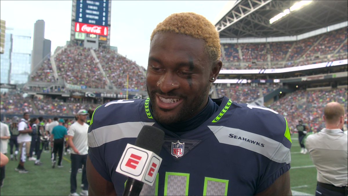 DK wanted to stay in the game, but Pete Carroll had other plans 😅 (via