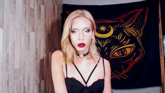 I'm online right now on SkyPrivate - pay-per-minute system for Skype live shows. Call me right now in