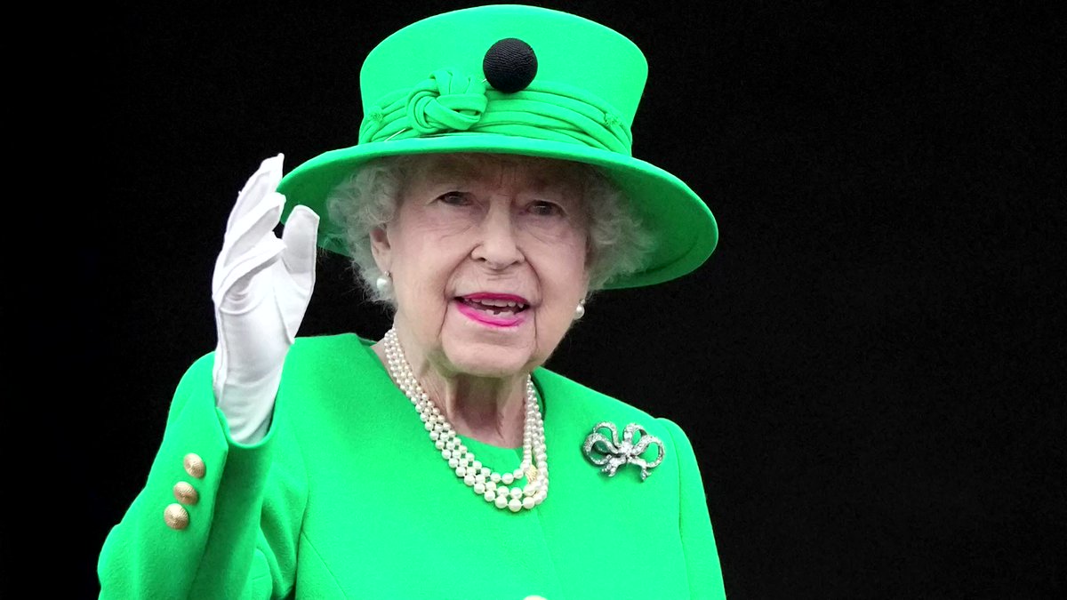 🖤 Emma 🦋 Gothic Era on Twitter "RT Reuters A dignified, dependable