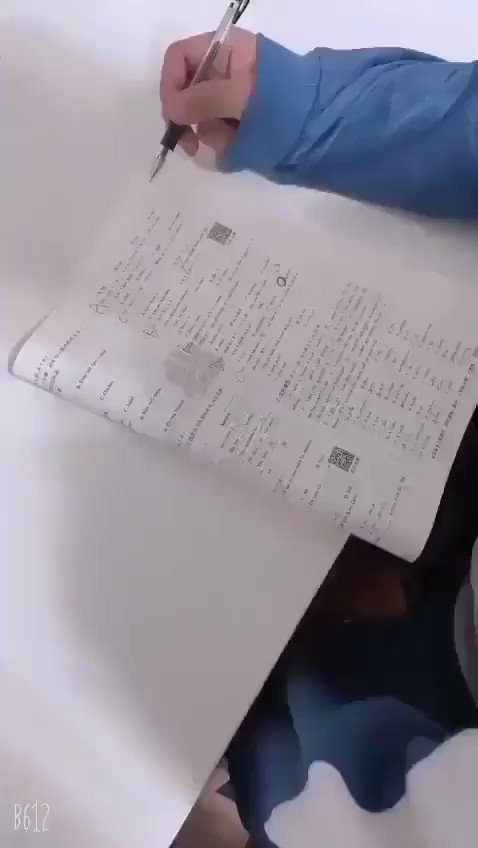 闺蜜弟弟可不像视频中这么老实，晚上偷看小还用他姐换下的内裤打飞机    