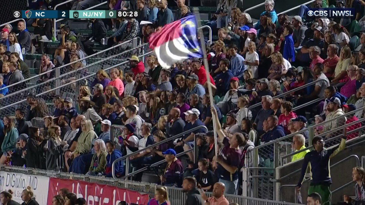 Hats off to an incredible night from @Debinha7! 🎩

It's a THIRD goal on the night for the Brazilian.

#NCvNJNY | @TheNCCourage”