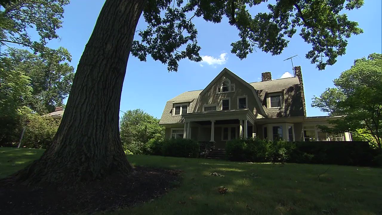Inside Edition on Twitter "An upscale New Jersey home is at the center