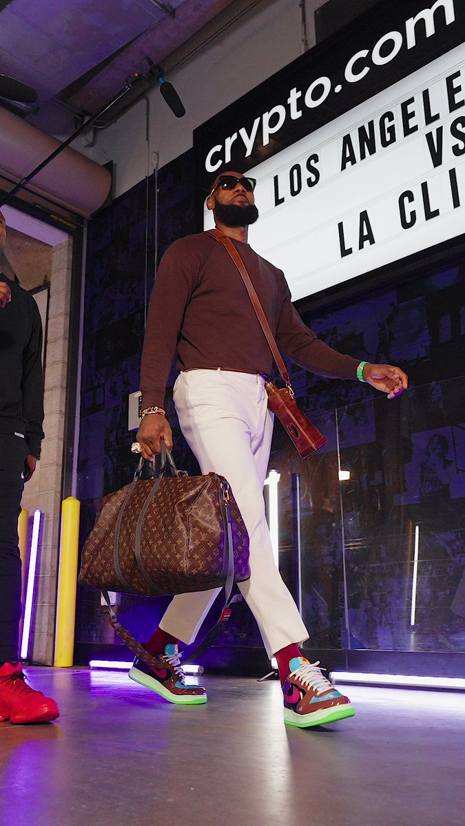 .KingJames arrives in style for the Lakers home opener 🔥 brkicks NBA