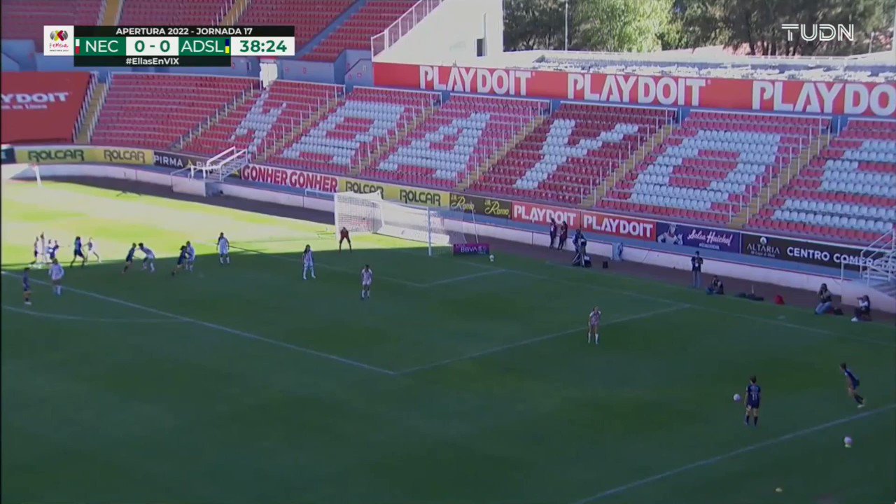 ¡¡¡G⚽⚽⚽L!!!

Daniela Carrandi rompió el cero en el Estadio Victoria con un remate de cabeza y un gran centro de Bea Parra. 💥

#VamosPorEllas👊🏼 | 📹#NoTeLoPierdas”