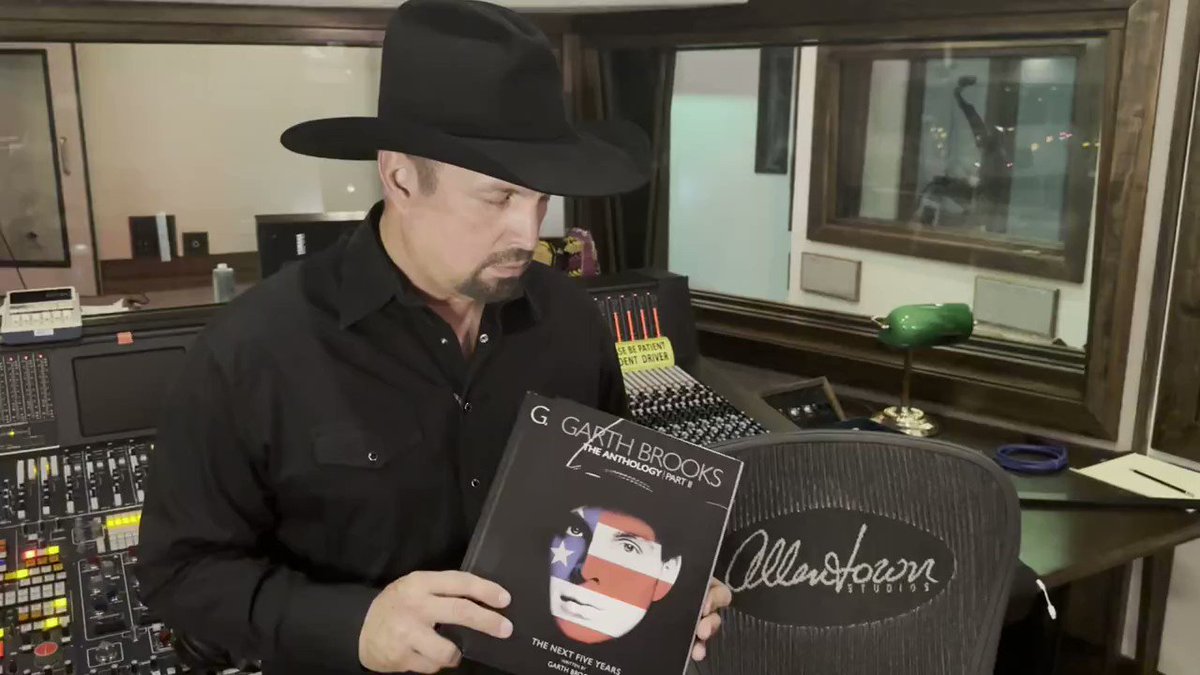 Garth Brooks On Twitter: "My First UNBOXING!!!! The Limited Edition ...