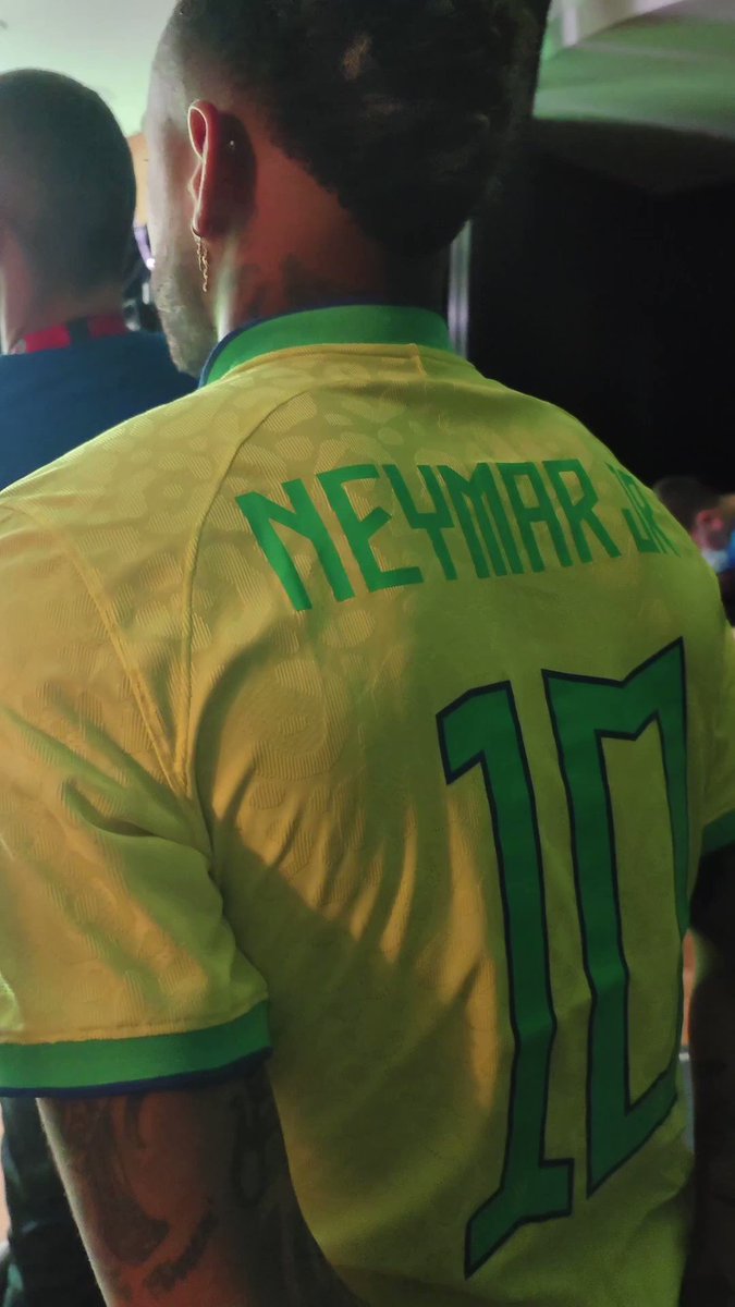 A relaxed Neymar is having a great time at Brazil's Media Day 📸 🇧🇷