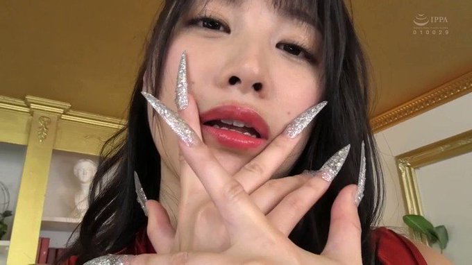 ロングネイルのフェザータッチ焦らしと下品にしゃぶり尽くすバキューム舐めで乳首支配され続ける https://t.co/0RK0FzP69V