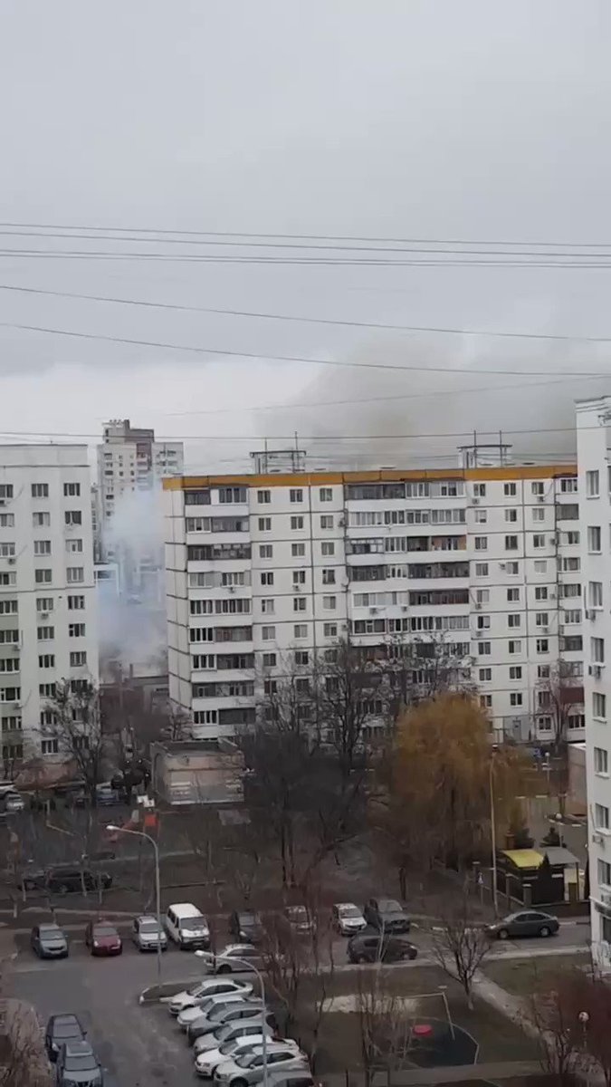 пво белгород. попадание ракеты в жилой дом в киеве. в белгороде слышны. белгород ночью. 12.