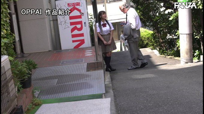 コンドームが外れてラッキー生ハメ！お金目当てのパパ活巨乳女子が生チン中毒化でタダマン中出しおねだり 夕美しおん https://t.co/YppFNJITQc