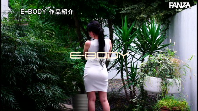 フードル人気ランキング3ヶ月連続1位！！ 夏は吉原、冬は海外で接客する伝説の爆乳爆尻ソープ嬢AVデビュー 赤目レイラン https://t.co/obb4YPmxui